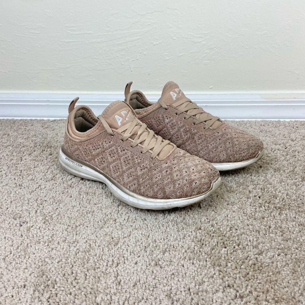 APLĀ WomenāsāTechloomāPhantomāSneakerā-āRoseāGold